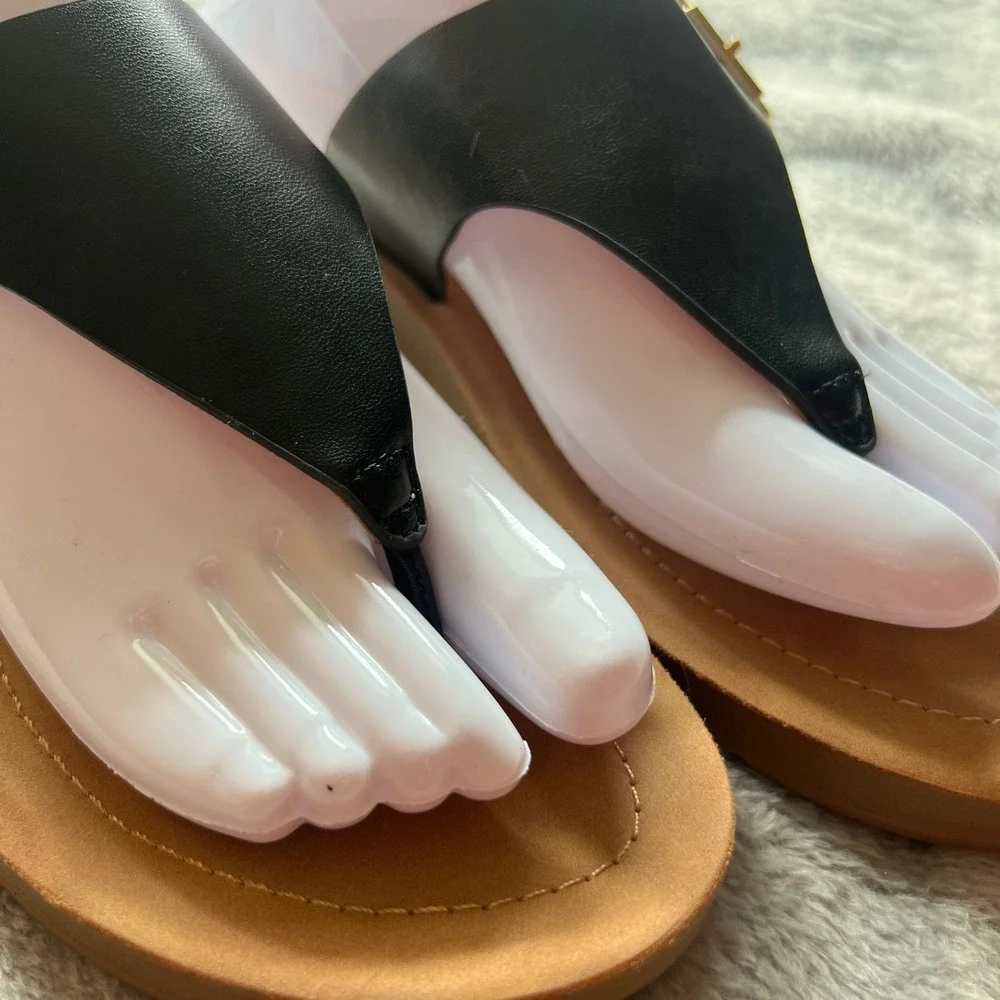 Vintage 7 Eight Suri Black Thong Buckle Sandals Womens 9M Flat Slides